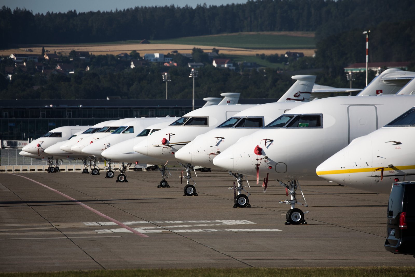 view-private-airplanes-parked-zurich-airport